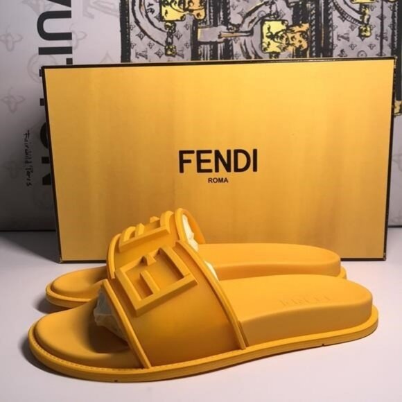 NEW - FENDI Logo-Embossed Baguette Rubber Slide Sandals - Yellow Size US 7 - Picture 13 of 13